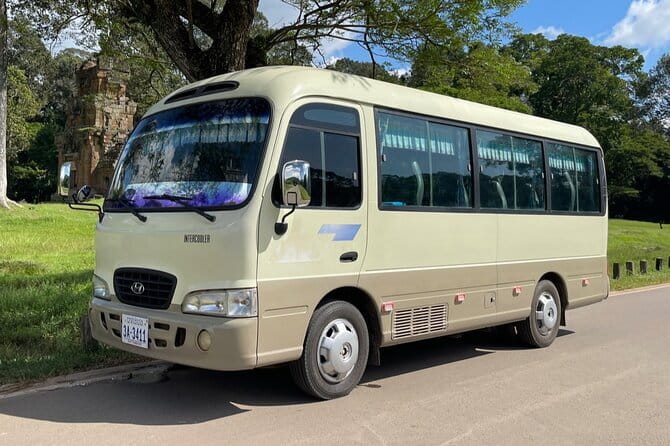 Siem Reap Angkor International Airport Transfer or Pick-Up - Your Private Car Details: Air-Conditioning, Water, and Clean Comfort