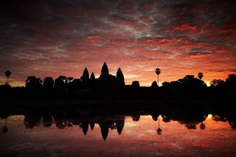 Siem Reap: Angkor Sunrise 1- or 2-Day Guided Temples Tour - Day 1: Pre Rup Sets the Stage, Then Banteay Srei Steals the Show