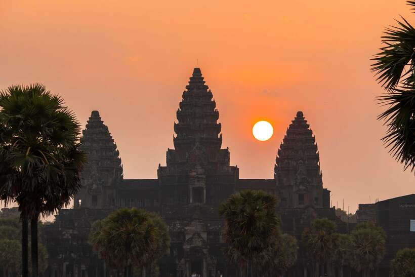 Siem Reap: Angkor Sunrise Private Tour - World Heritage Site - Bayon temple: the faces, the drama, and why the guide focus helps