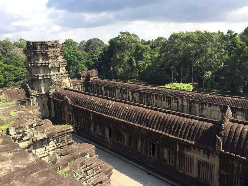 Siem Reap: Angkor Wat Half-Day Trip with Local Guide - What a local guide adds, stories you can actually use