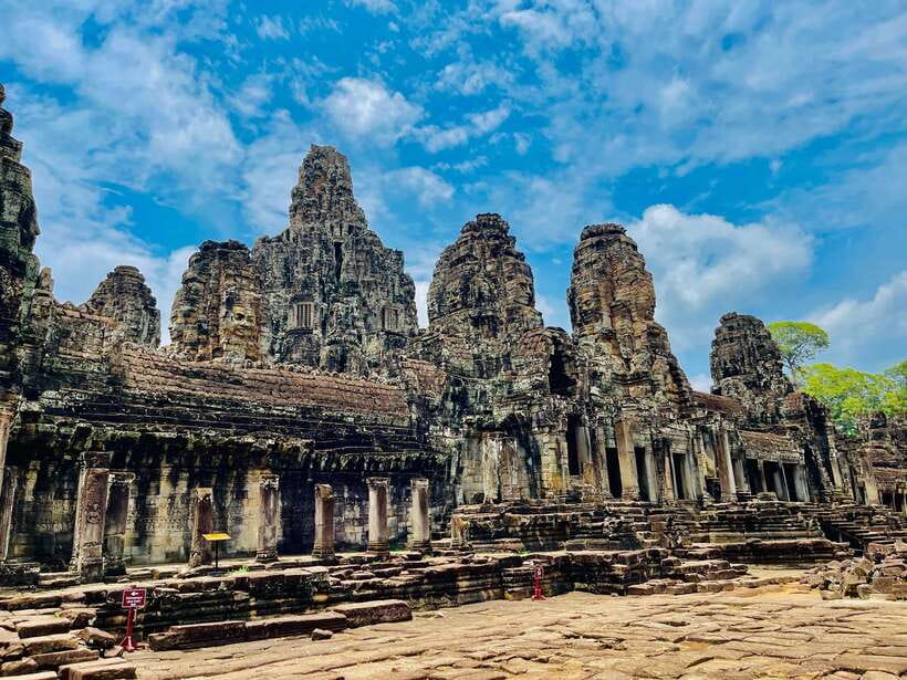 Siem Reap: Angkor Wat Private full Day Tour - Angkor Thom entry and Bayon Temple, explained before you wander