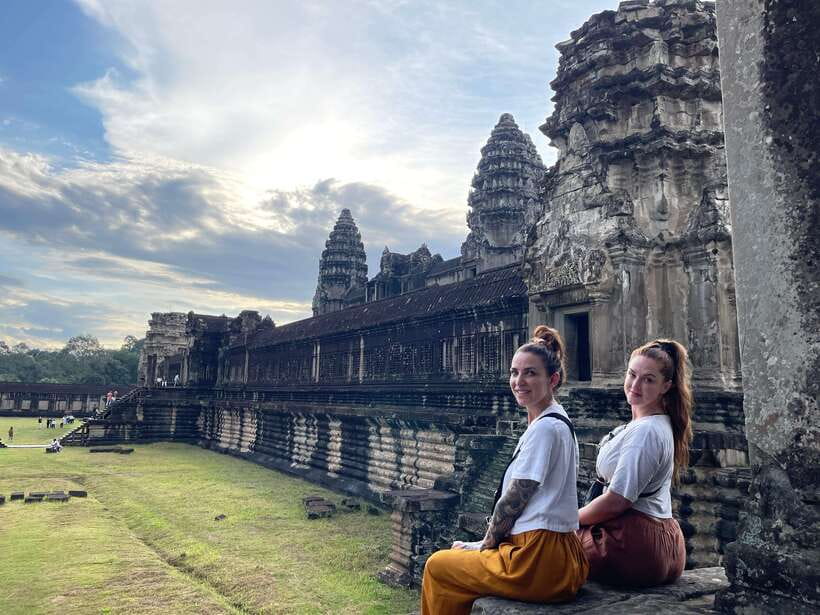 Siem Reap: Angkor Wat Private full Day Tour - Angkor Wat interior, 2 focused hours and what to notice