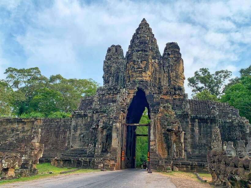Siem Reap: Angkor Wat Private Tour by Tuk-Tuk - Ta Prohm: trees, drama, and careful pacing