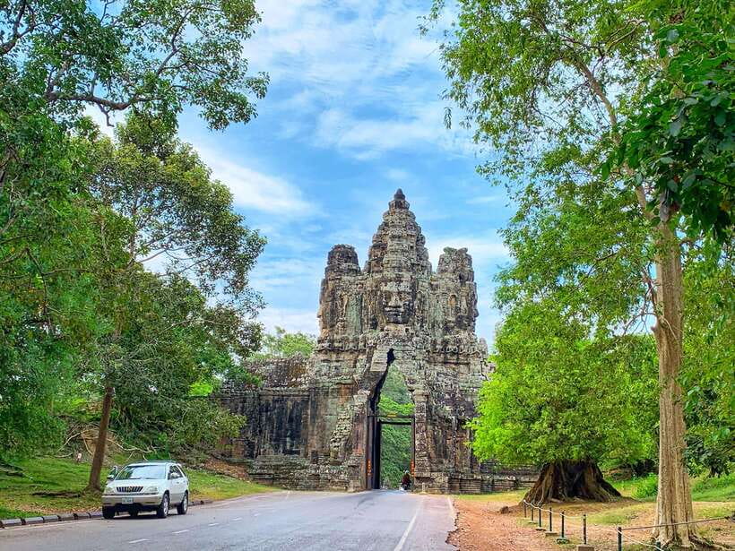 Siem Reap: Angkor Wat Private Tour by Tuk Tuk - Hotel Pickup and a Clear One-Day Flow