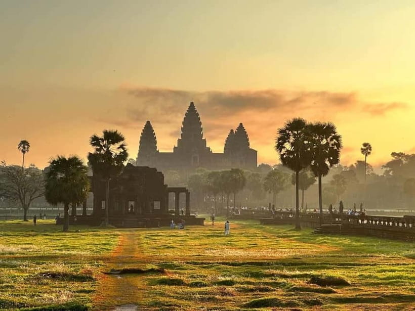 Siem Reap: Angkor Wat Private Tour with Sunrise - Sunrise at Angkor Wat is the whole point, and this tour gets you there