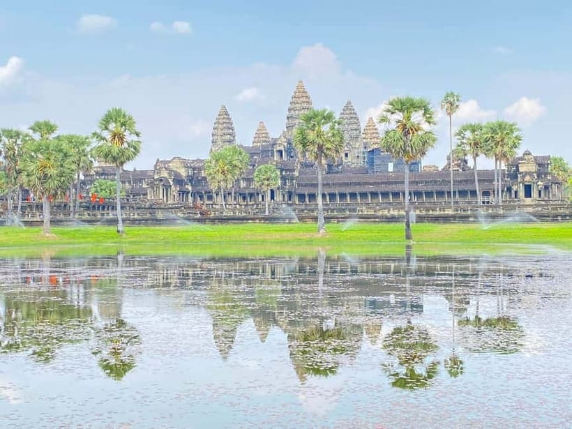 Siem Reap: Angkor Wat Small-Group Day Tour - From Siem Reap pickup to temple roads: comfort that helps