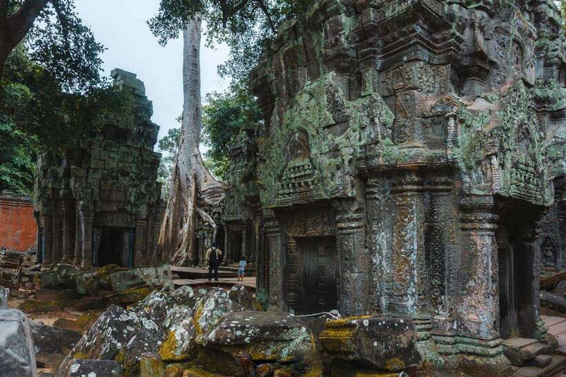 Siem Reap: Angkor Wat Small-Group Full Day Tour and Sunset - Lunch and Phum Preah Dak: a culture stop that moves past temples