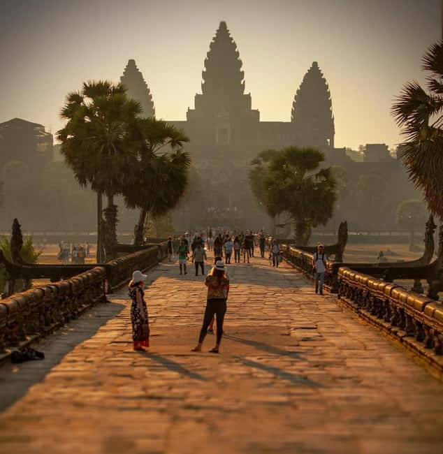Siem Reap: Angkor Wat Small Group Tour with Spanish Guide - Choosing between 1 day and 2 days (and whether to do sunrise)