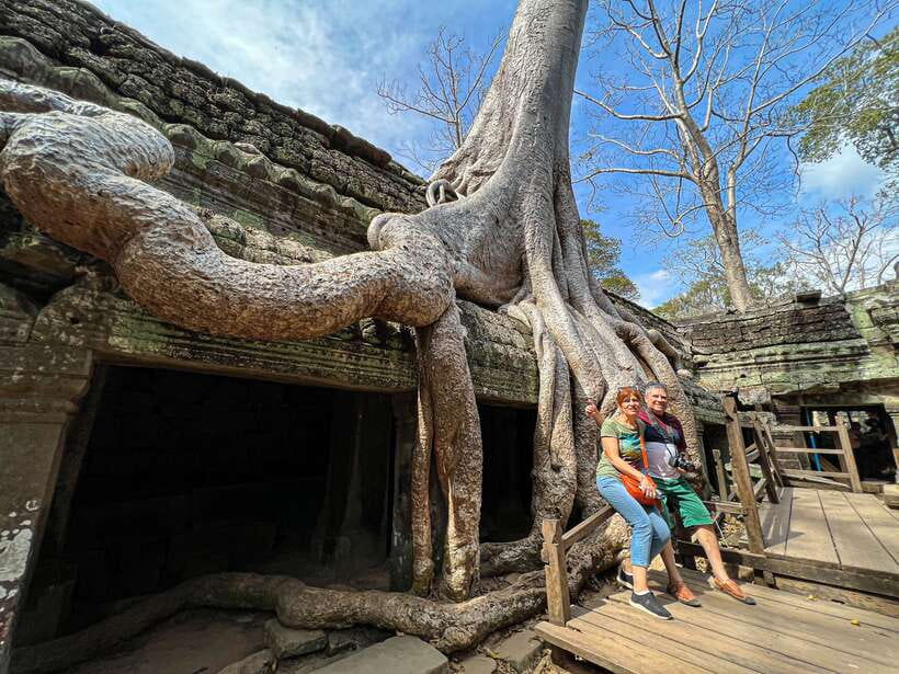 Siem Reap: Angkor Wat Sunrise and Market Tour by Jeep - Siem Reap market time, what to buy and what to skip
