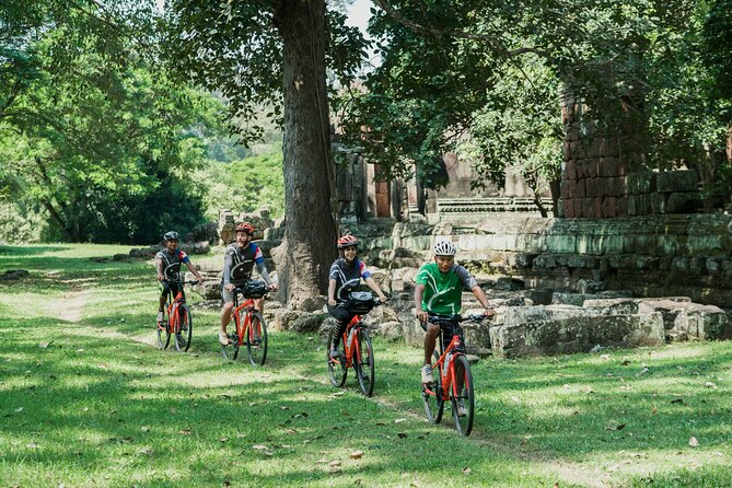Siem Reap: Angkor Wat Sunrise Bike Tour & Jungle Breakfast - The chef-prepared jungle breakfast in a quiet pocket of the park