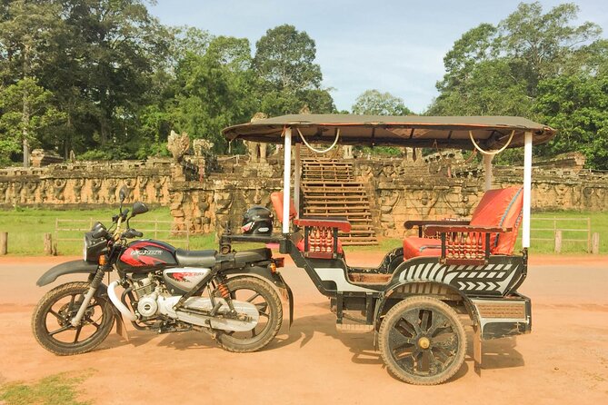Siem Reap: Angkor Wat Sunrise & Explore Angkor Temples With Guide - Angkor Thom: the Khmer Empire’s final capital city core