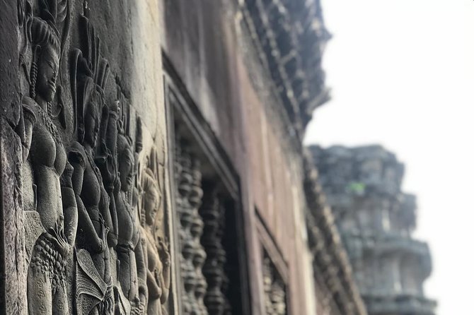 Siem Reap: Angkor Wat Sunrise Explore The Most Iconic Temples - Tonle Om Gate and the Causeway: A Powerful Entrance Moment
