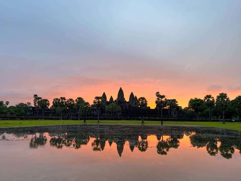 Siem Reap: Angkor Wat Sunrise Tour via Tuk Tuk & Breakfast - After sunrise: Angkor Wat temple time for photos and orientation