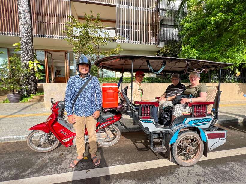 Siem Reap: Angkor Wat Sunrise Tour via Tuk Tuk & Breakfast - Bayon and Victory Gate of Angkor Thom, faces, towers, and a royal builder