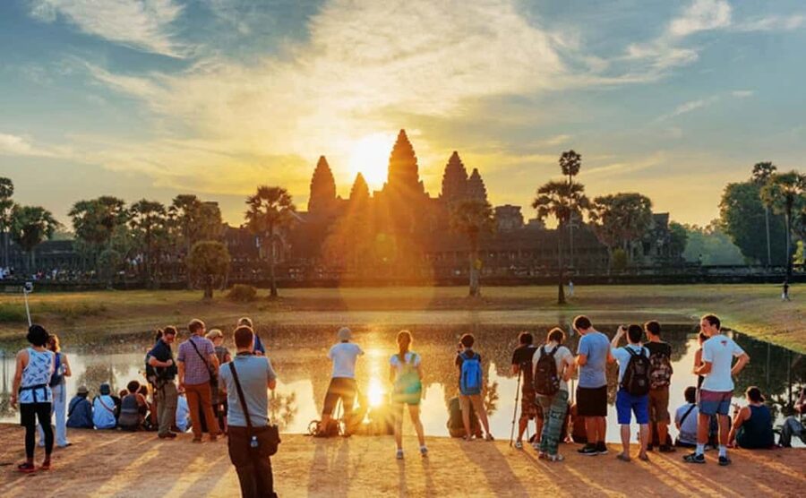 Siem Reap: Angkor Wat Sunrise Tour with Spanish Guide - Key highlights you’ll feel right away