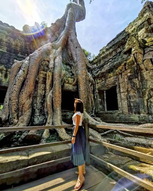 Siem Reap: Angkor Wat Sunrise Tour with Spanish Guide - Morning pickup, what to bring, and how to dress for temple rules