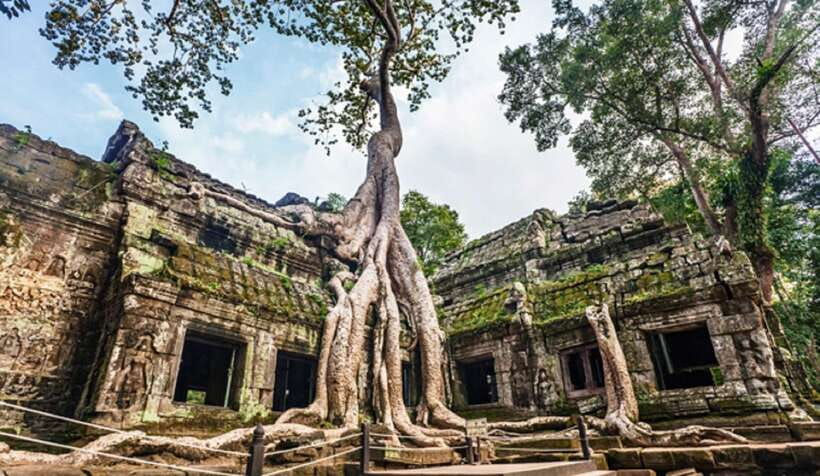 Siem Reap: Angkor Wat Tour Explore The Most Iconic Temples - Tonle Om Gate (South Gate of Angkor Thom): ending with a dramatic photo