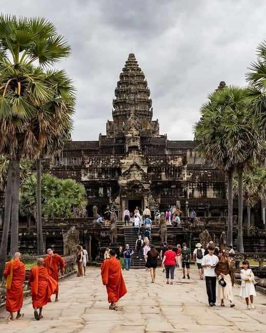 Siem Reap: Angkor Wat Tour with French-Speaking Guide - Pickup in Siem Reap and transport that fits your group