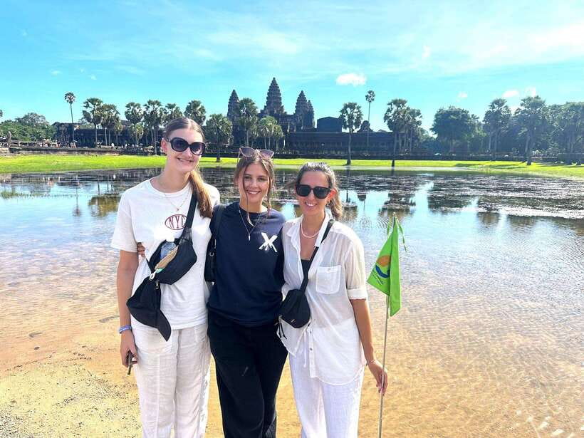 Siem Reap: Angkor Wat with German or English Guided Tour - Angkor Wat, where the guide turns carvings into stories