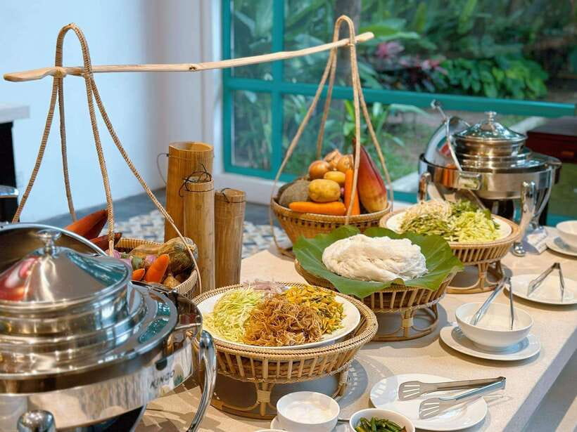 Siem Reap: Apsara Dance Show and Dinner with Hotel Pickup - Should you book this Apsara dance dinner and show?