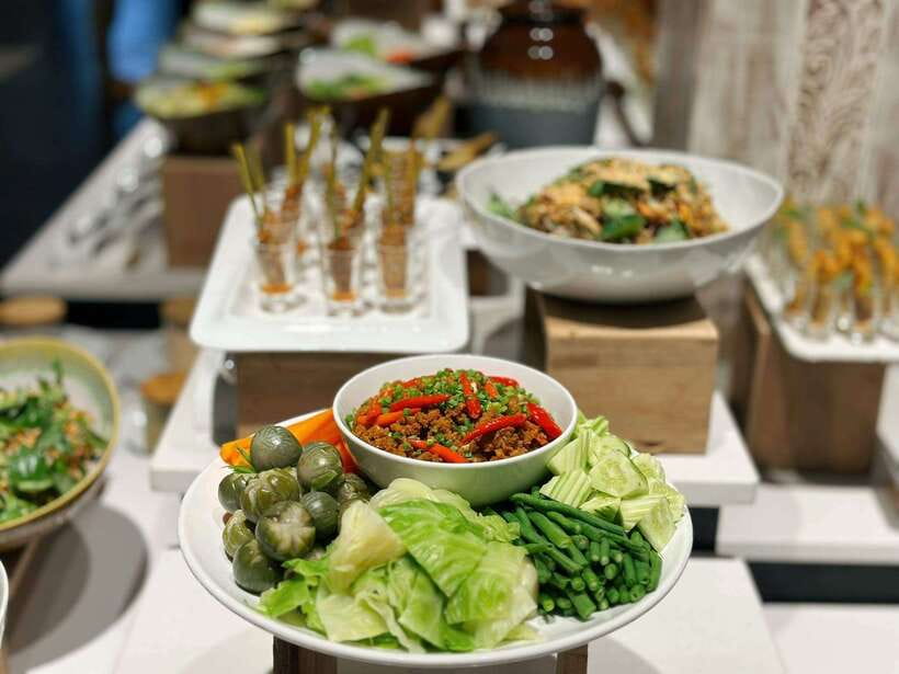 Siem Reap: Apsara Dance Show and Dinner with Hotel Pickup - Venue vibe: comfortable sightlines, but not a tiny private show