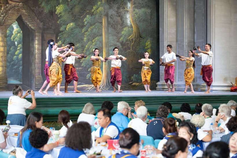 Siem Reap: Apsara Dance Show with Buffet Dinner & Tuk-Tuk... - The Apsara performance: what you are actually seeing