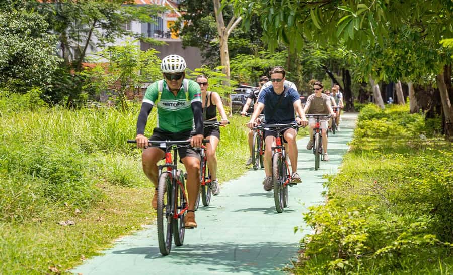 Siem Reap City Haft Day Bike Tour - Wat Thmey Killing Fields Memorial: history you can’t ignore