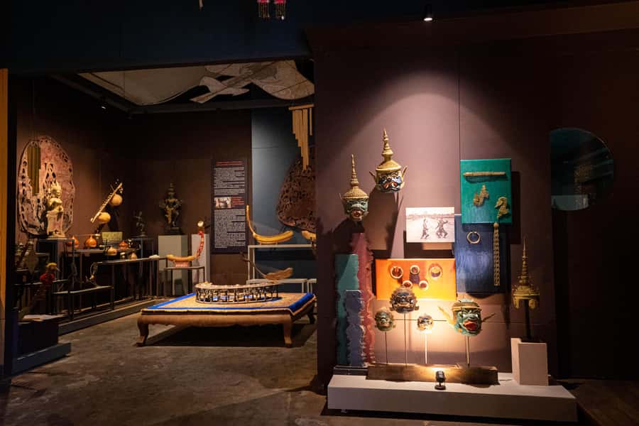 Siem Reap City Haft Day Bike Tour - Theam’s Gallery: a quiet art house with a garden edge