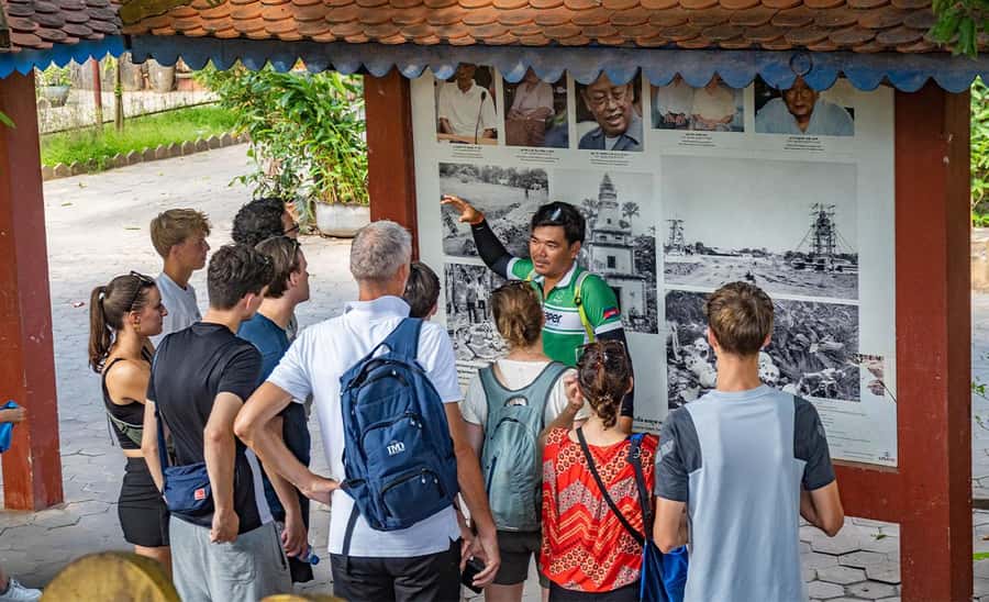 Siem Reap City Haft Day Bike Tour - Khmer Ceramics & Fine Arts Centre: watching tools become art