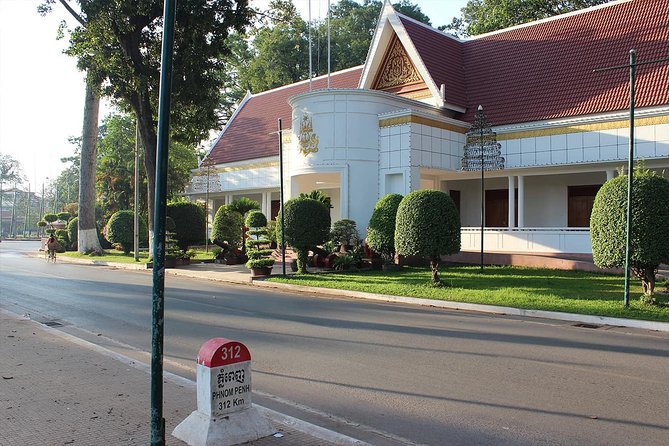 Siem Reap City Tour - Artisans d’Angkor: craft revival and gift shopping with meaning