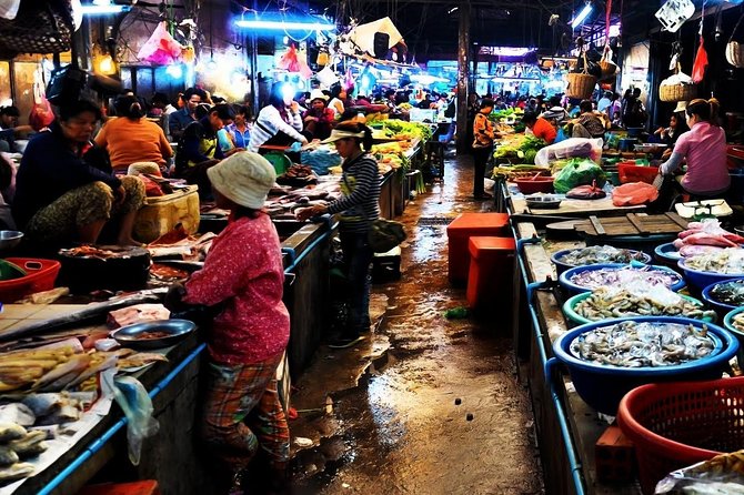 Siem Reap City Walking Tour - Stop 6: Made in Cambodia Market, shopping with an artisan mission