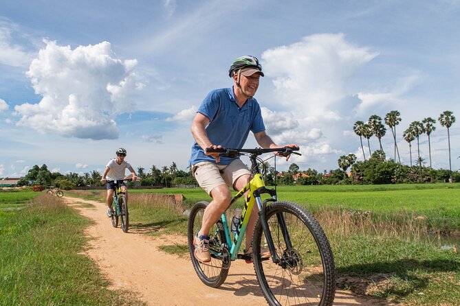 Siem Reap Countryside Bike Tour / E-Bike or Tuk Tuk - Bikes, helmets, and small-group comfort (especially with kids)