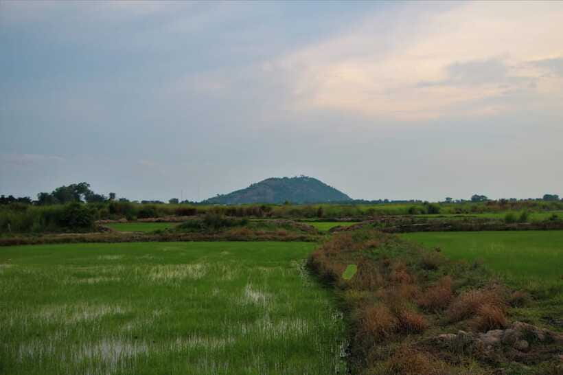 Siem Reap: Countryside Cycle and Local Village Life Tour - Comfort and smart packing for Cambodian heat