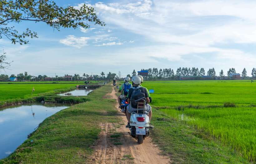 Siem Reap Countryside Sunset Vespa Tour or Tuk Tuk - Practical tips for comfort and photo timing