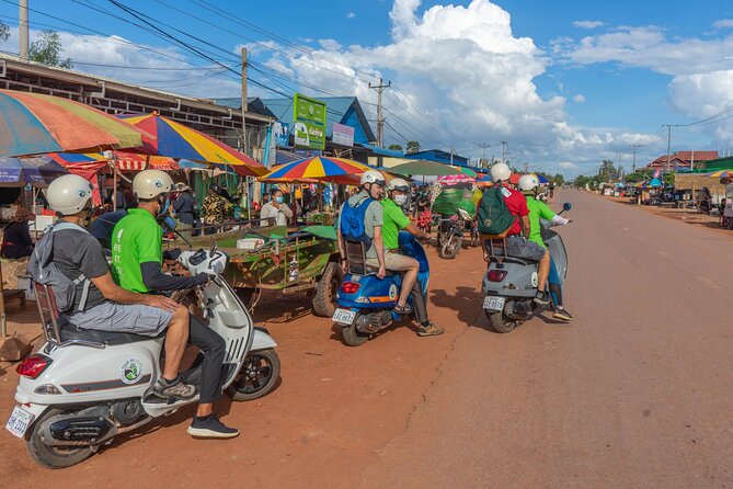 Siem Reap Countryside Sunset Vespa Tour / Tuk Tuk Available - Stop 2 in Chreav village: where “local life” becomes real