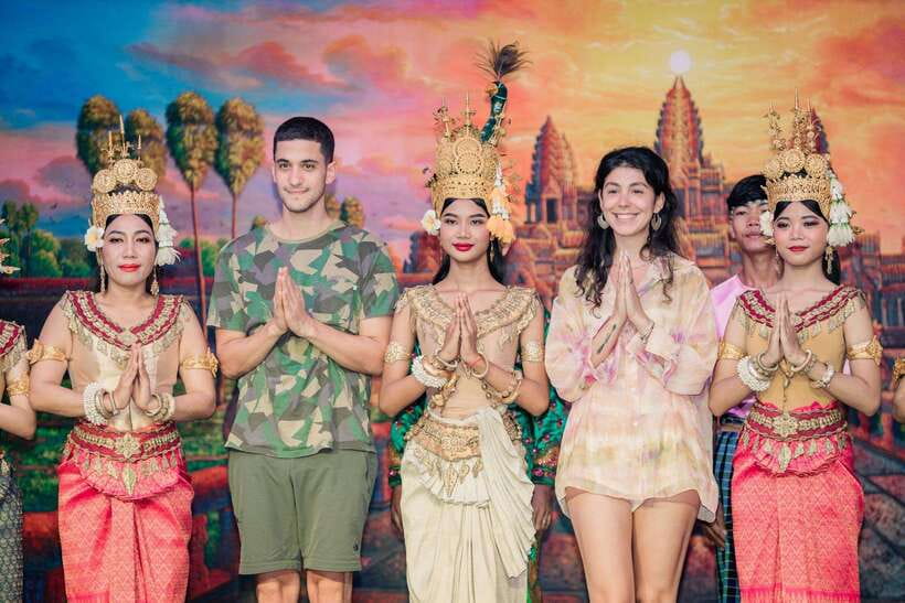 Siem Reap: Dinner and Traditional Show with Hotel Transfer - The Apsara Dance Show: What You Actually See and Learn