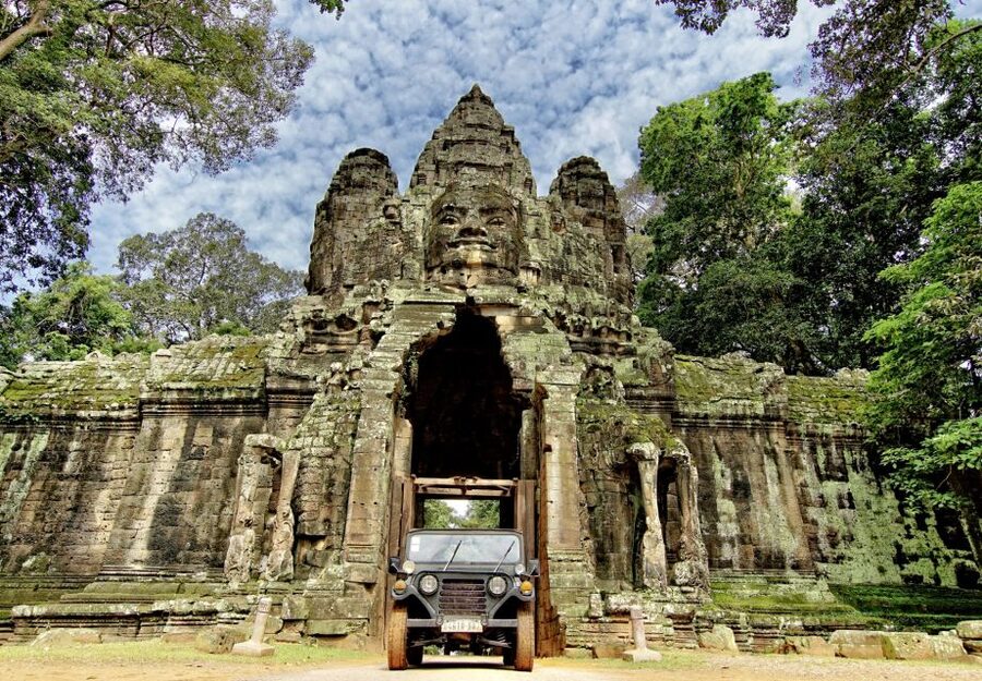 Siem Reap - Discover Angkor Wat by Jeep - What the day feels like: guide support, flexibility, and photo help