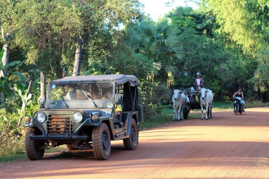 Siem Reap - Discover Angkor Wat by Jeep - Lunch near East Baray: a real Cambodian pause, not a rushed pit stop