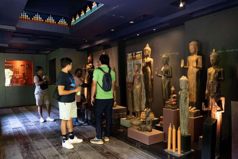 Siem Reap Evening Food Tour - On Promotion Price limit Offer - Made in Cambodia Market: crafts, silk scarves, and more