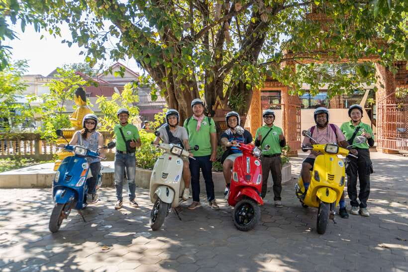 Siem Reap Evening Food Tour - On Promotion Price limit Offer - Road 60 night market: dessert, food tasting, and the edible bugs moment