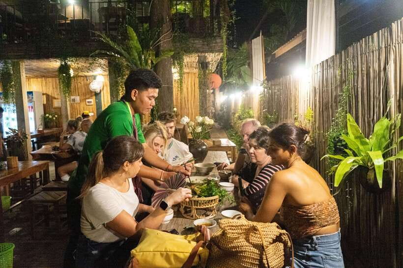 Siem Reap: Evening Food Tour with 10 Local Tastings - Pickup at 5:00 pm and tuk-tuk pacing that keeps it easy