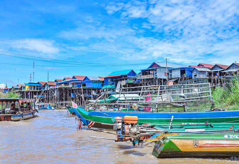 Siem Reap: Floating Village and Sunset Private Boat Tour - Sunset by Boat: Cold Drinks, Local Snacks, and Twilight Views