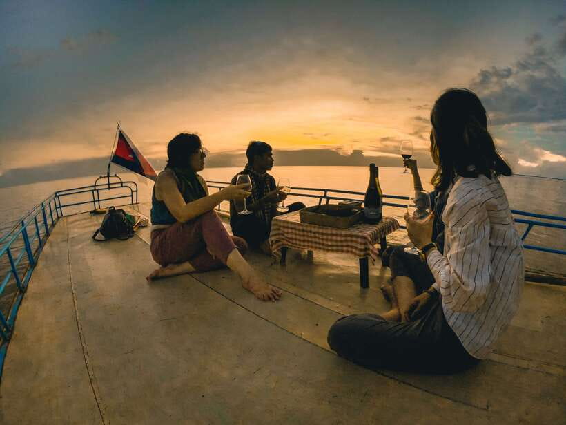 Siem Reap Floating Village Sunset Jeep Tour or SUV Car - From Siem Reap to Tonle Sap by Open-Air Jeep