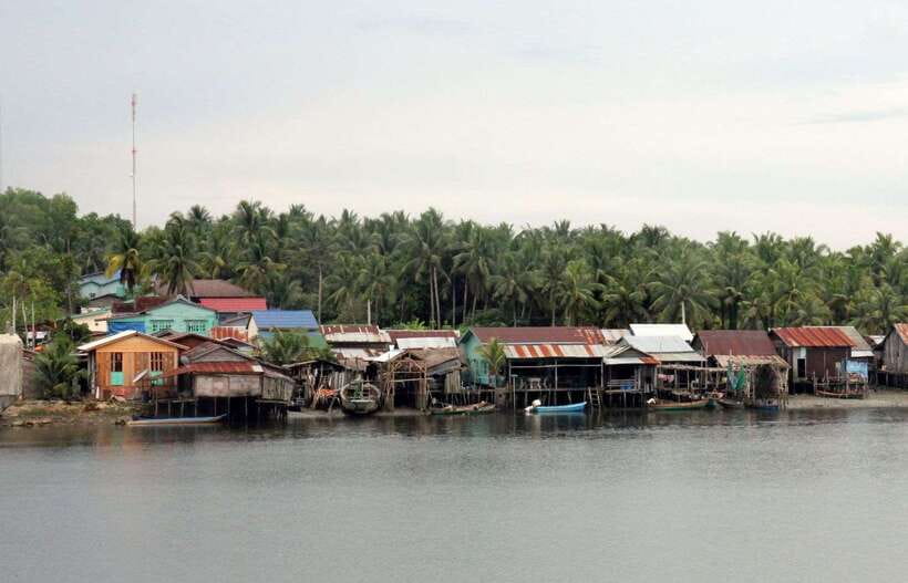 Siem Reap: Floating Village Tour - UNESCO biosphere reserve and the birdlife you might notice