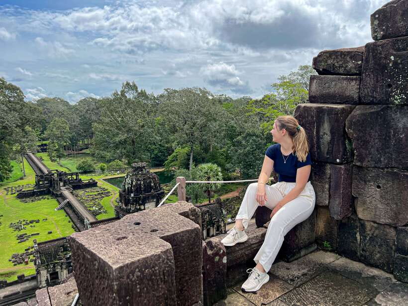 Siem Reap: Full Day Angkor Wat Temple Experience with Sunset - Angkor Wat in the afternoon: the world’s biggest sacred building