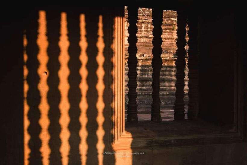 Siem Reap: Full Day Angkor Wat Temple Tour with Sunset - Angkor Thom and Bayon: the smiling faces you will keep spotting