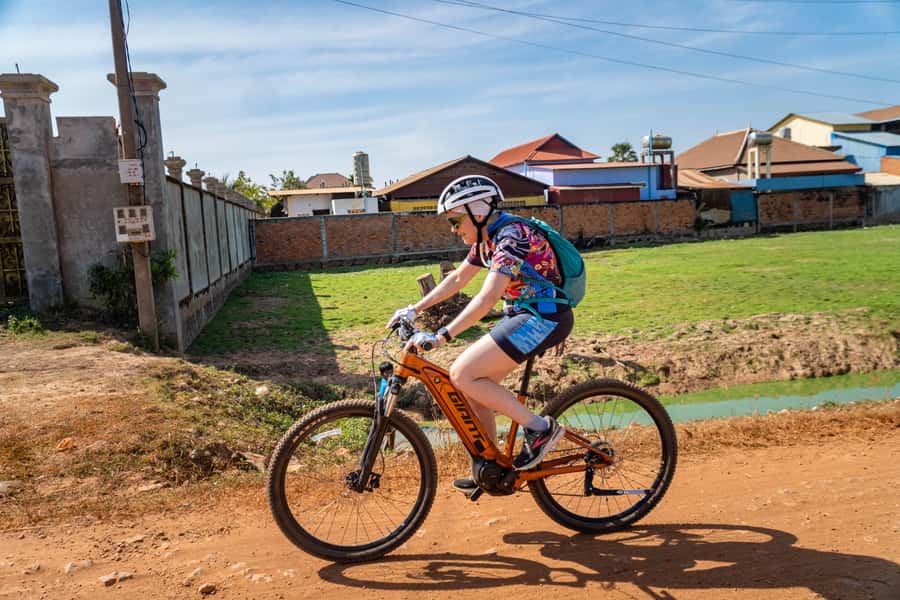 Siem Reap: Guided Countryside Bike Tour - Riding Out Past Angkor Into Real Siem Reap