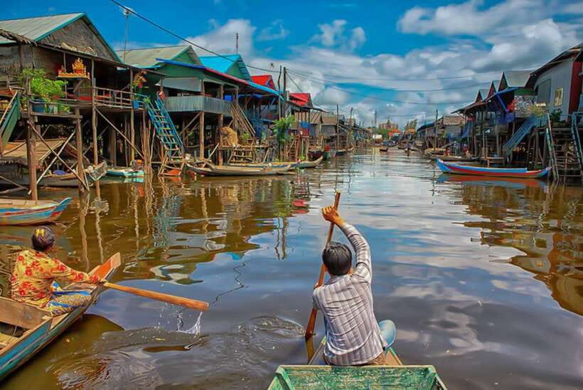 Siem Reap: Kampong Phluk Floating Village Tour with Boat - Inside the community, church murals and real daily routines