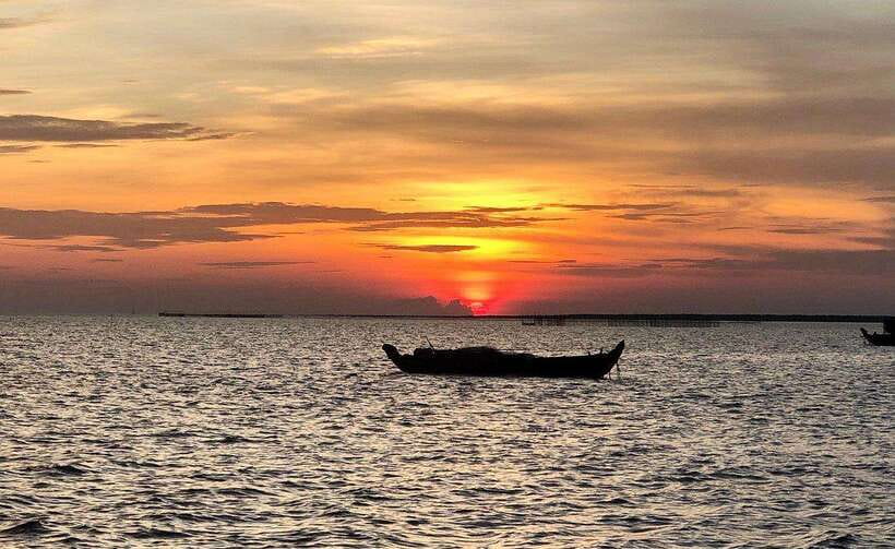 Siem Reap: Kampong Phluk Floating Village Tour with Boat - From Siem Reap to the village, the 45-minute drive that sets the tone