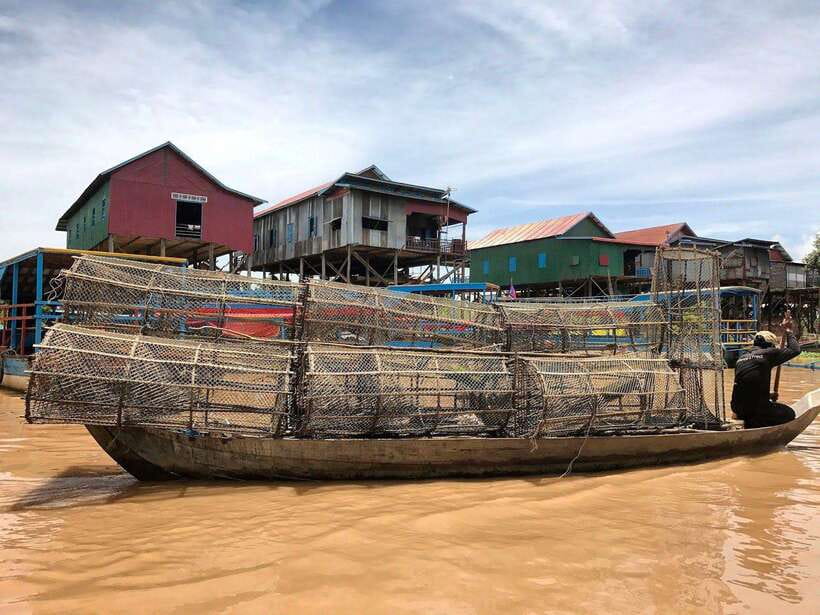 Siem Reap: Kompong Phluk Floating Village with Transfers - Artisans DAngkor stop, souvenirs without turning the day into shopping